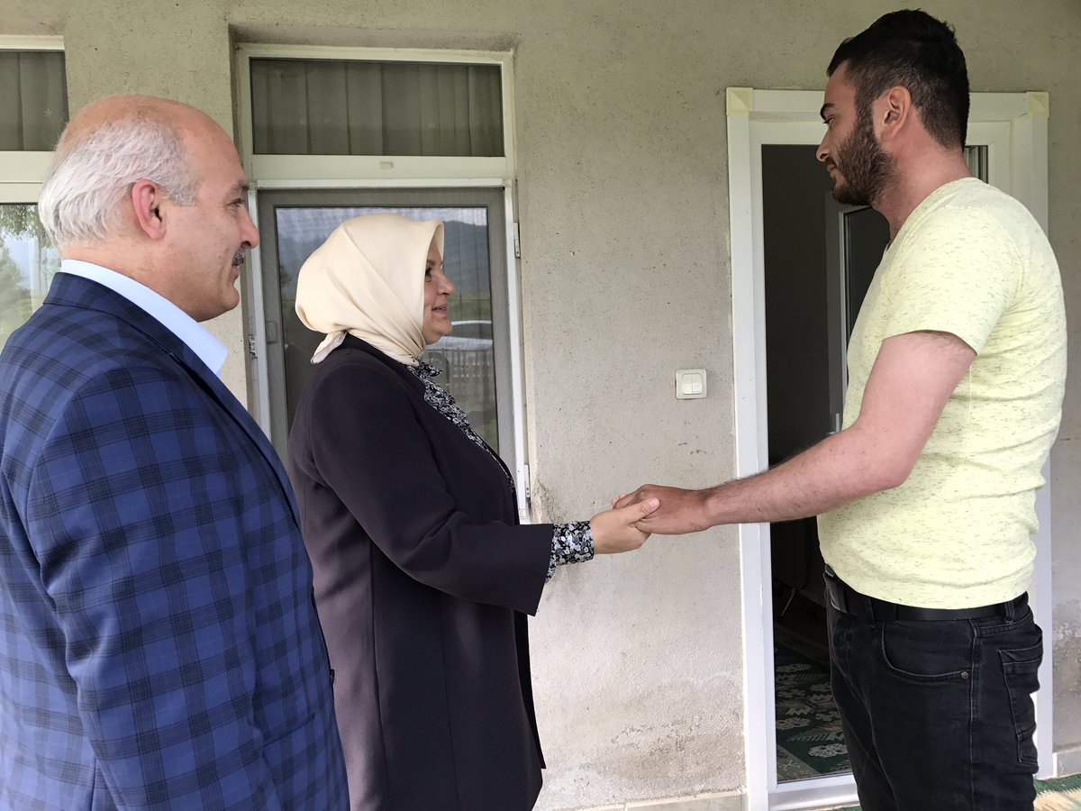 Hakkari'de Patlama Sonucu Yaralanan, Taburcu Olup Tedavisi Evde Devam Eden Gazimiz Ahmet Altuner'i Evinde Ziyaret Ettik