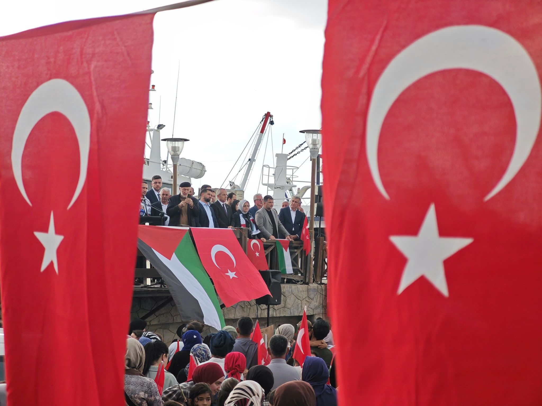 AKÇAKOCA'DAN GAZZE'YE BİN SELAM