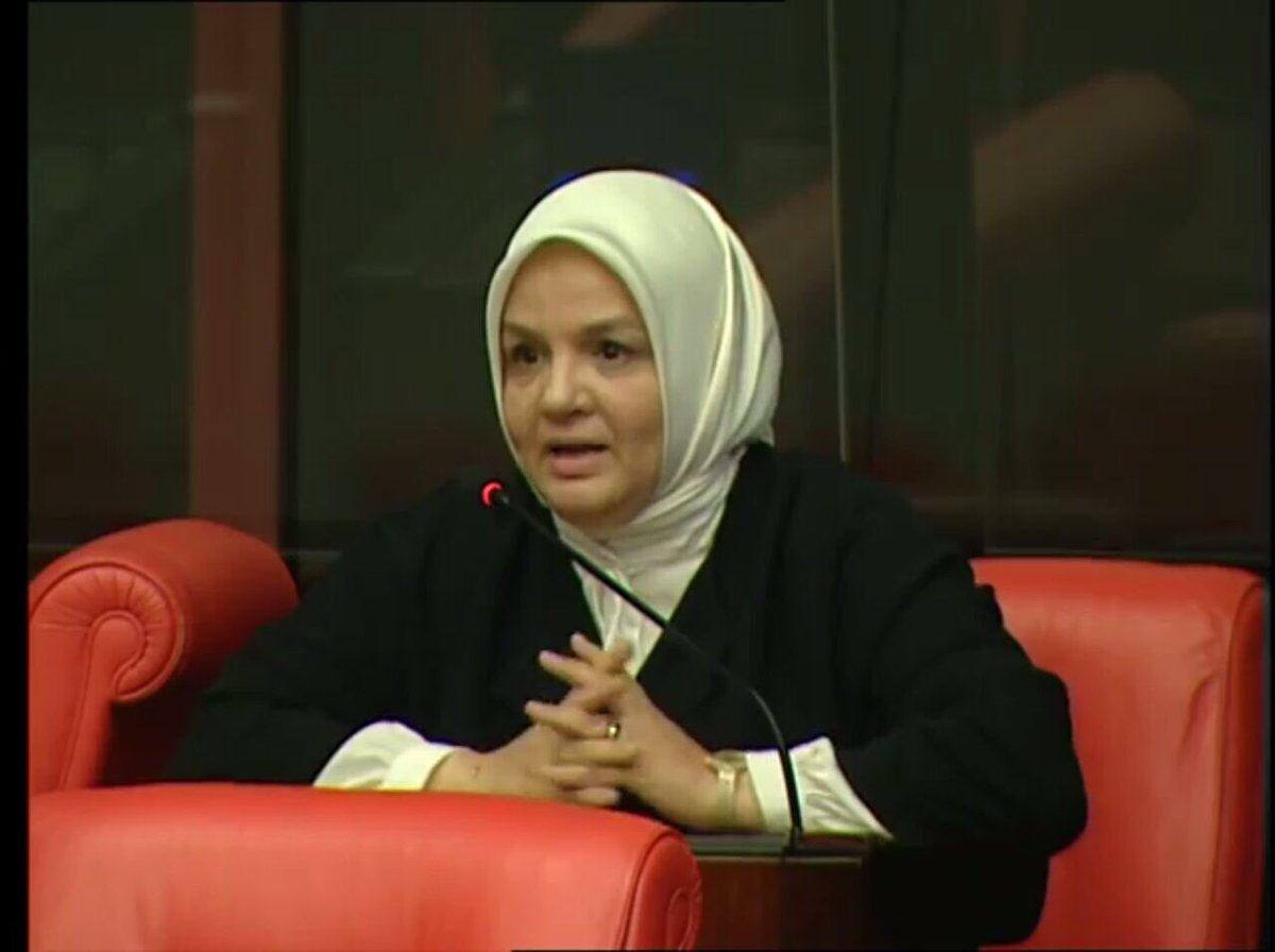 Aybüke Yalçin ve Pek Çok Vatansever Kadin Sehide Taziye Dahi Dileyemeyenler Için, Kadin Haklari Sadece Kullanisli Politik Bir Malzemedir