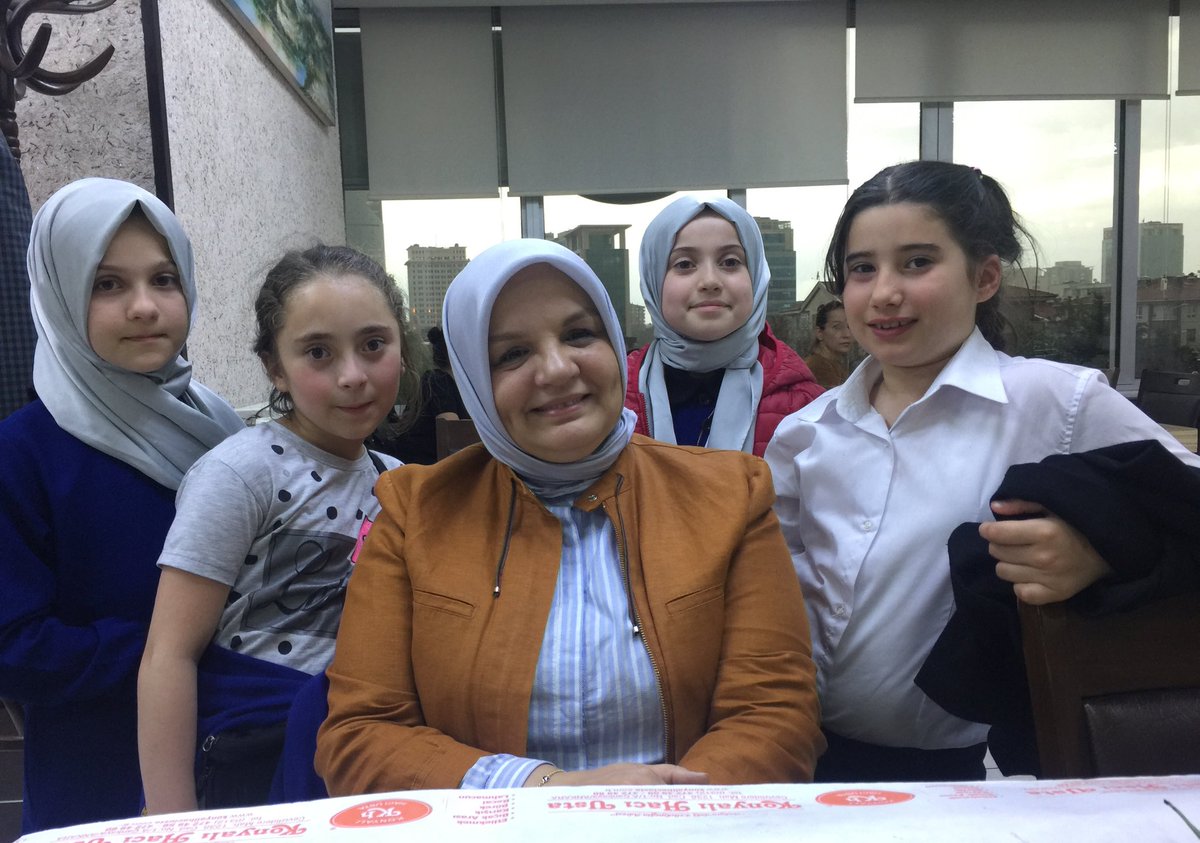 Çekmeköy Ömer Halisdemir Imam-Hatip Ortaokulu Ögrencileri ile Ankara'da Yolumuz Kesisti