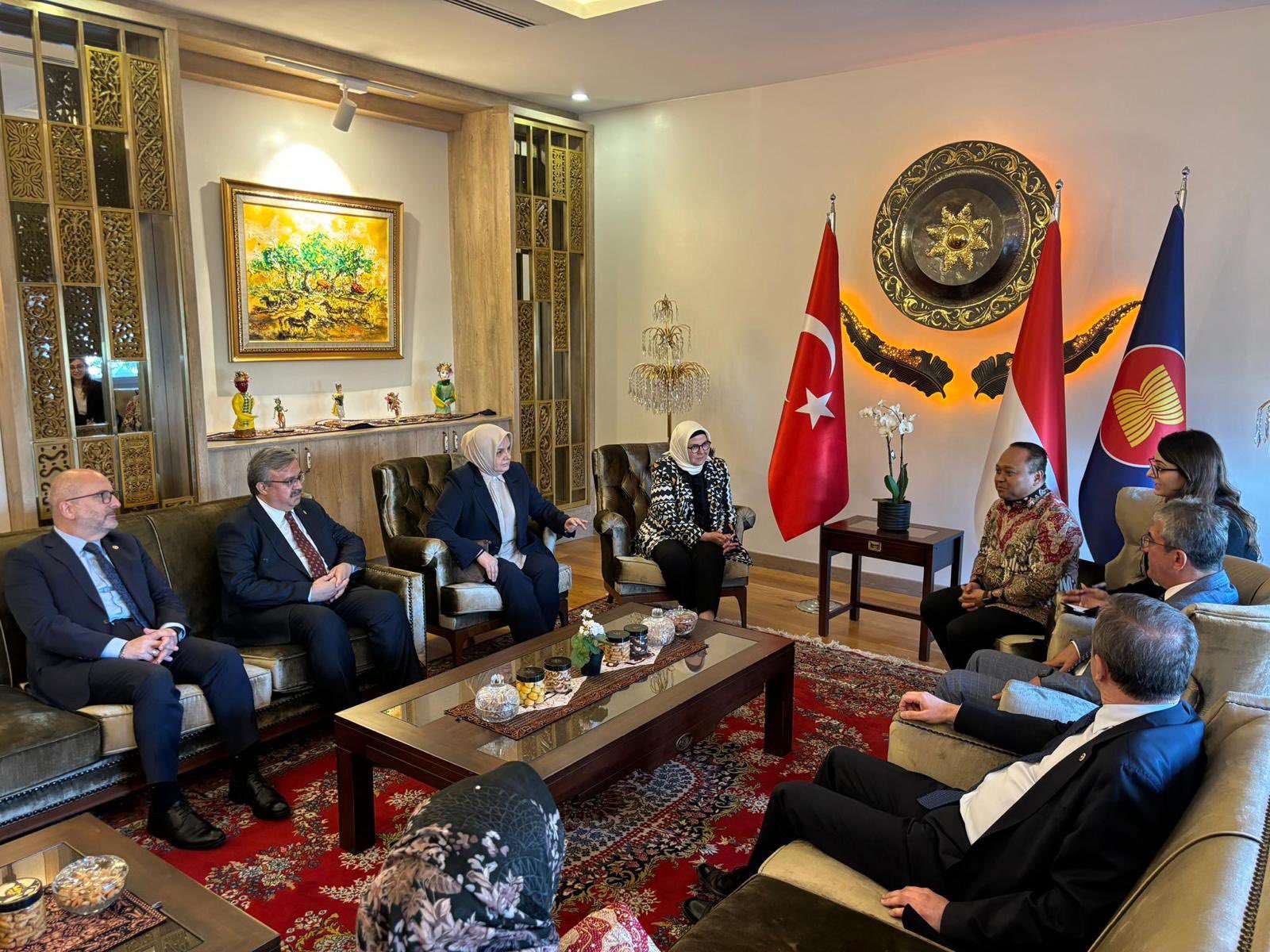 ENDONEZYA BÜYÜKELÇİLİĞİNİ ZİYARET ETTİK