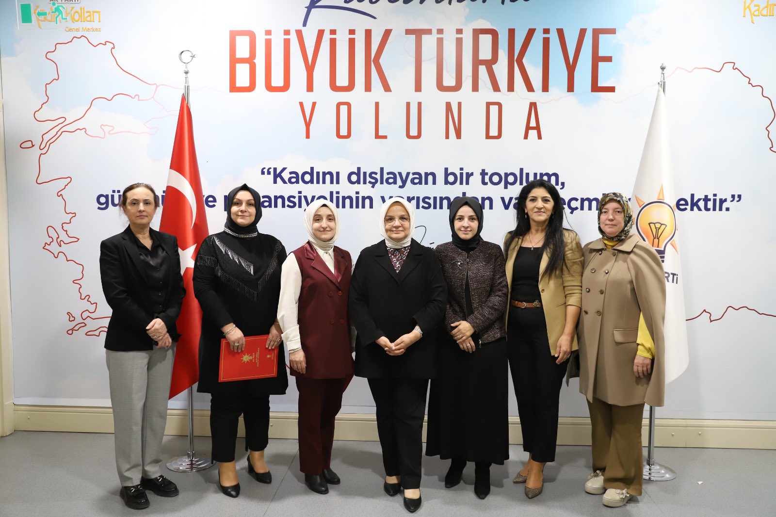 İLÇE TEŞKİLATLARIMIZDA NÖBET DEĞİŞİMİ 
