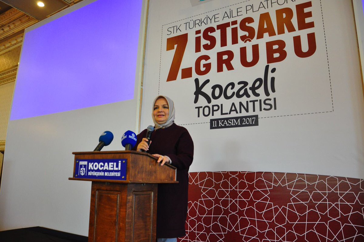 STK Türkiye Aile Platformu (TÜRAP) 7. Istisare Grubu Kocaeli Toplantisi Açilis Programinda Konustuk, "Kadinin güçlenmesi ile Ailenin güçlenmesi asla birbirinin alternatifi degildir"