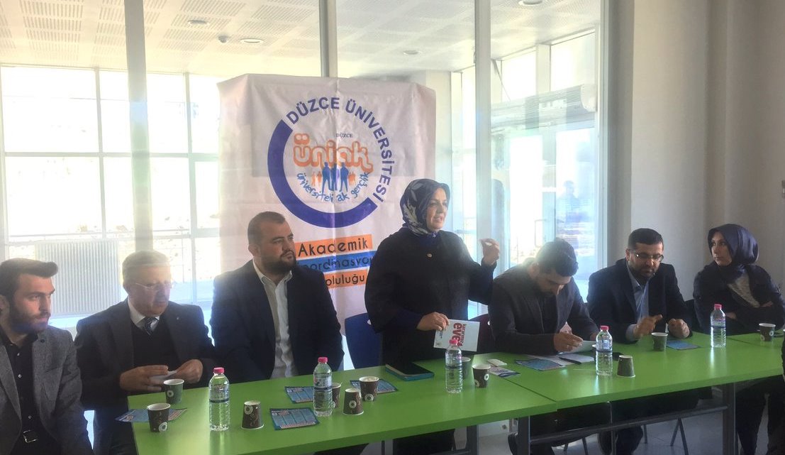 Ögrencilerimizle  ÜniAKDüzce Organizasyonuyla Kantin Bulusmasi Gerçeklestirdik