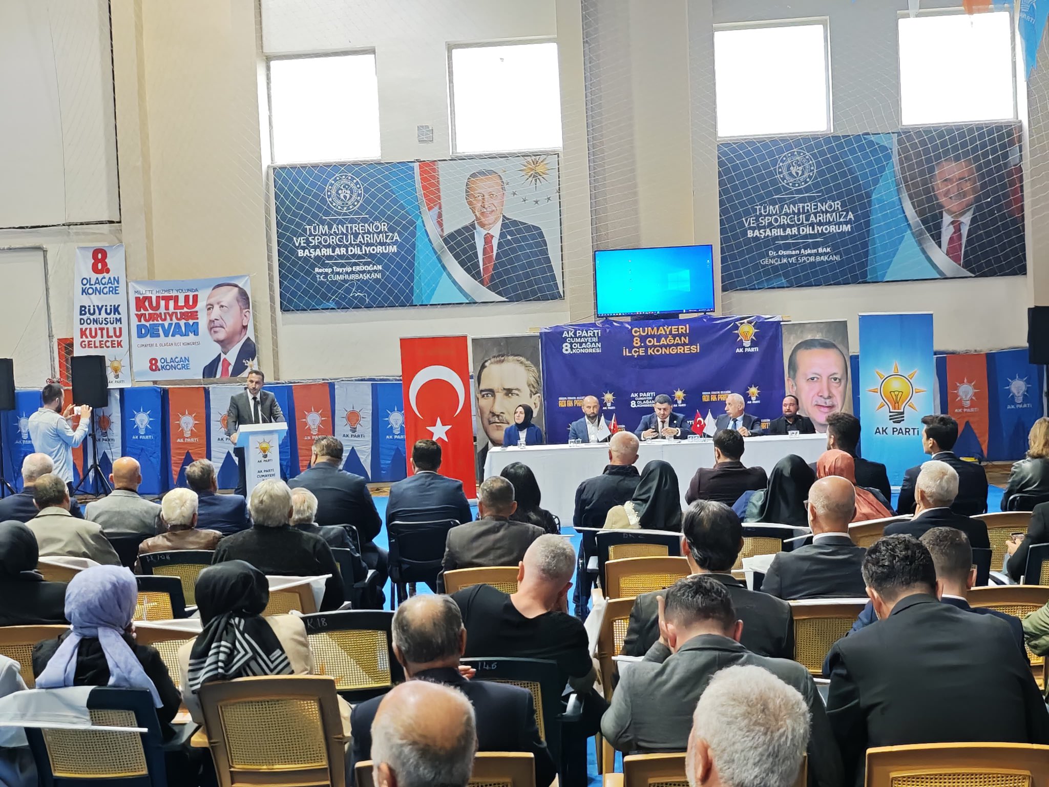 DÜZCE'DE KONGRE HEYECANI BAŞLADI
