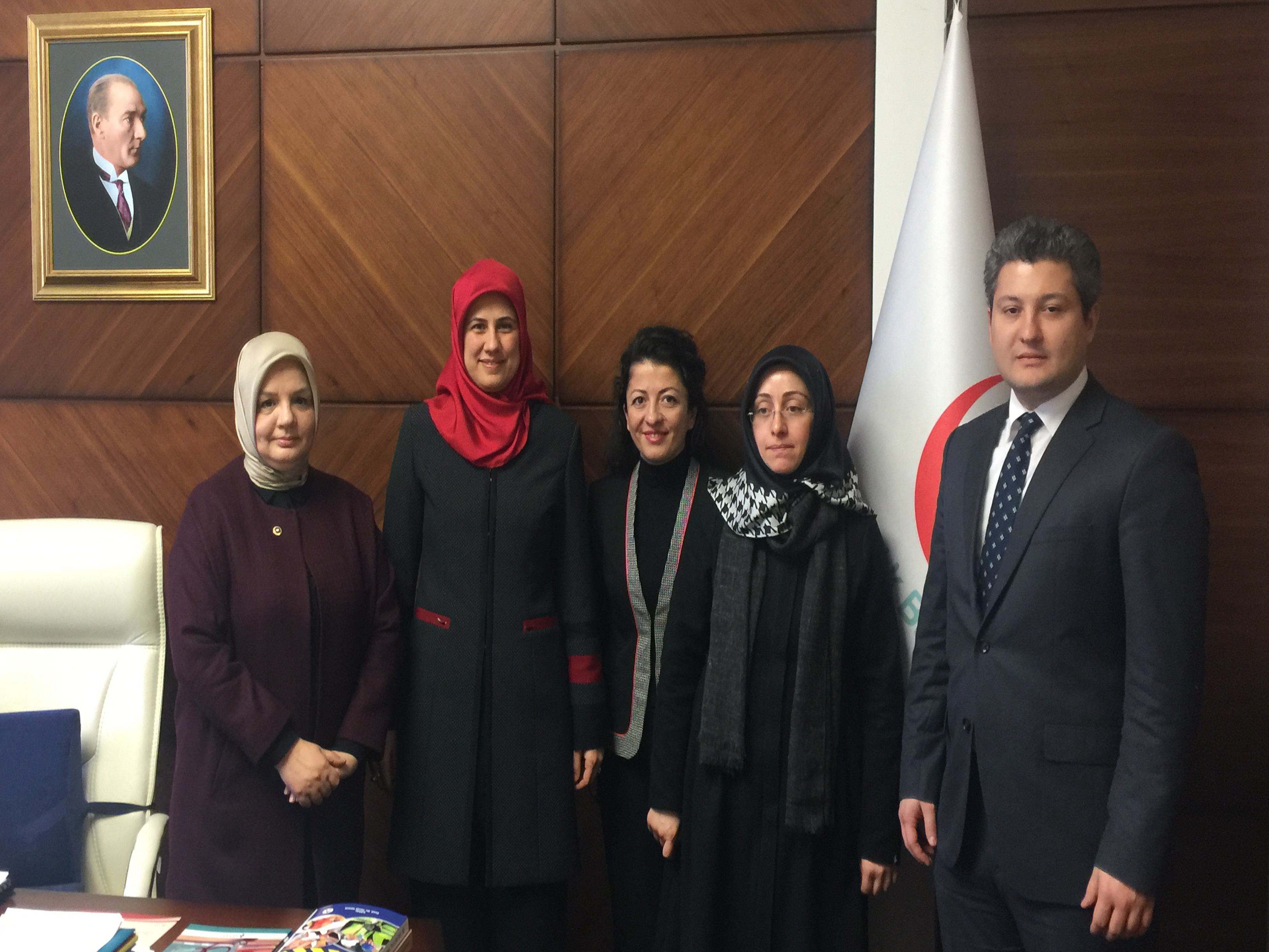 Saglik Bakanligi Müstesar Yrd. Prof. Dr. Fatma Meriç Yilmaz ile Düzce'de Yürüttügümüz Bagimlilikla Mücadele Çalismalarimizi Istisare ettik