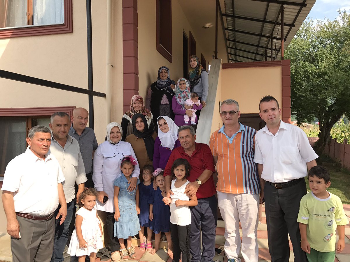 Bogaziçi Beldemizde Yazlik Mh'de Büsra Hanim'in Evinde Hemsehrilerimizle Sohbet Ettik Sorun ve Beklentilerini Dinledik