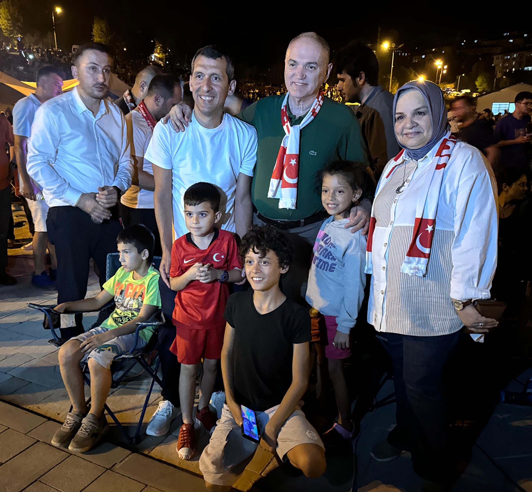 DÜZCE'DE MİLLİ MAÇ COŞKUSU
