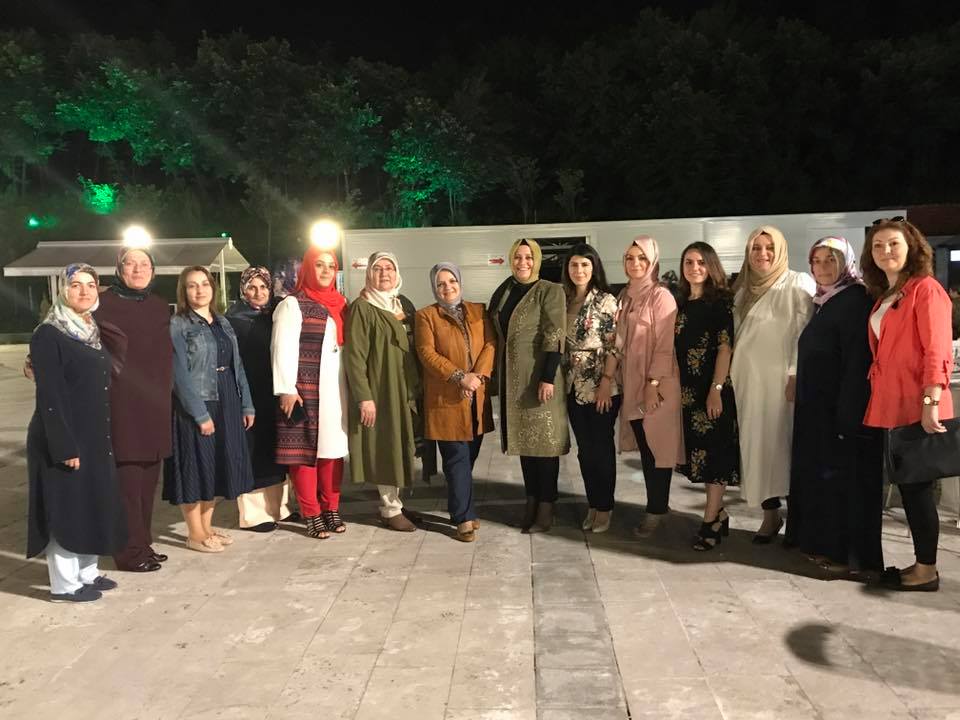 Düzce'de Görev Yapan Tüm AK Parti Kadin Kollari Teskilatimiz, Emekçilerimiz Ile Birlikte Iftar Açtik