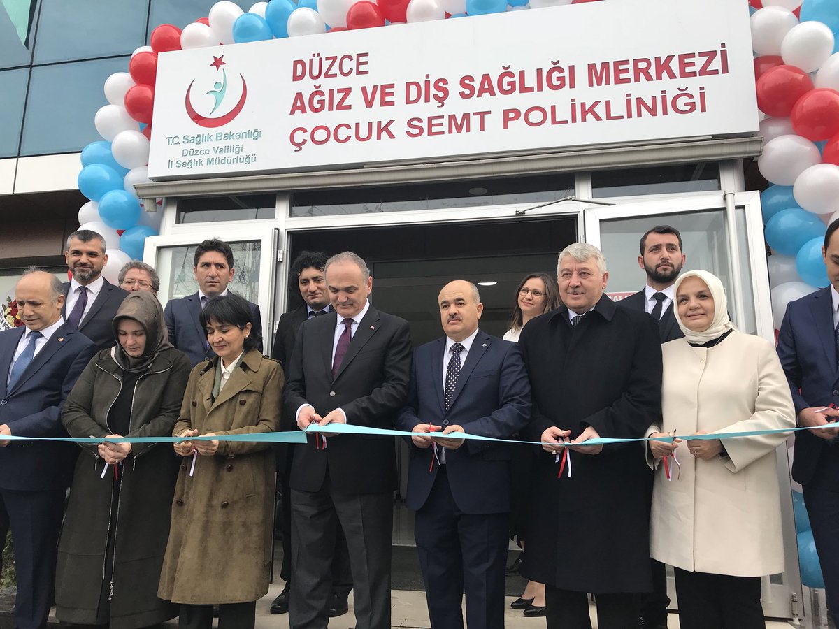Sayin Bakanimiz Dr.Faruk Özlü   Ile birlikte Düzce Çocuk Agiz ve Dis Sagligi  Merkezimizin açilisini gerçeklestirdik..  Çocuklar için her detayin düsünüldügü bu güzel merkezin Düzcemize hayirli olmasi