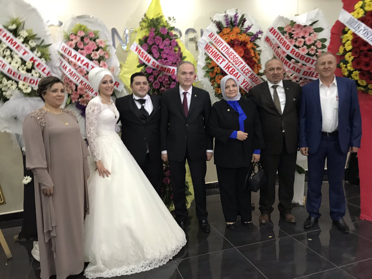 Geçmis Dönem Düzce Il Baskanlarimizdan Saim Tut'un Kizinin Dügün Merasimine Katildik.