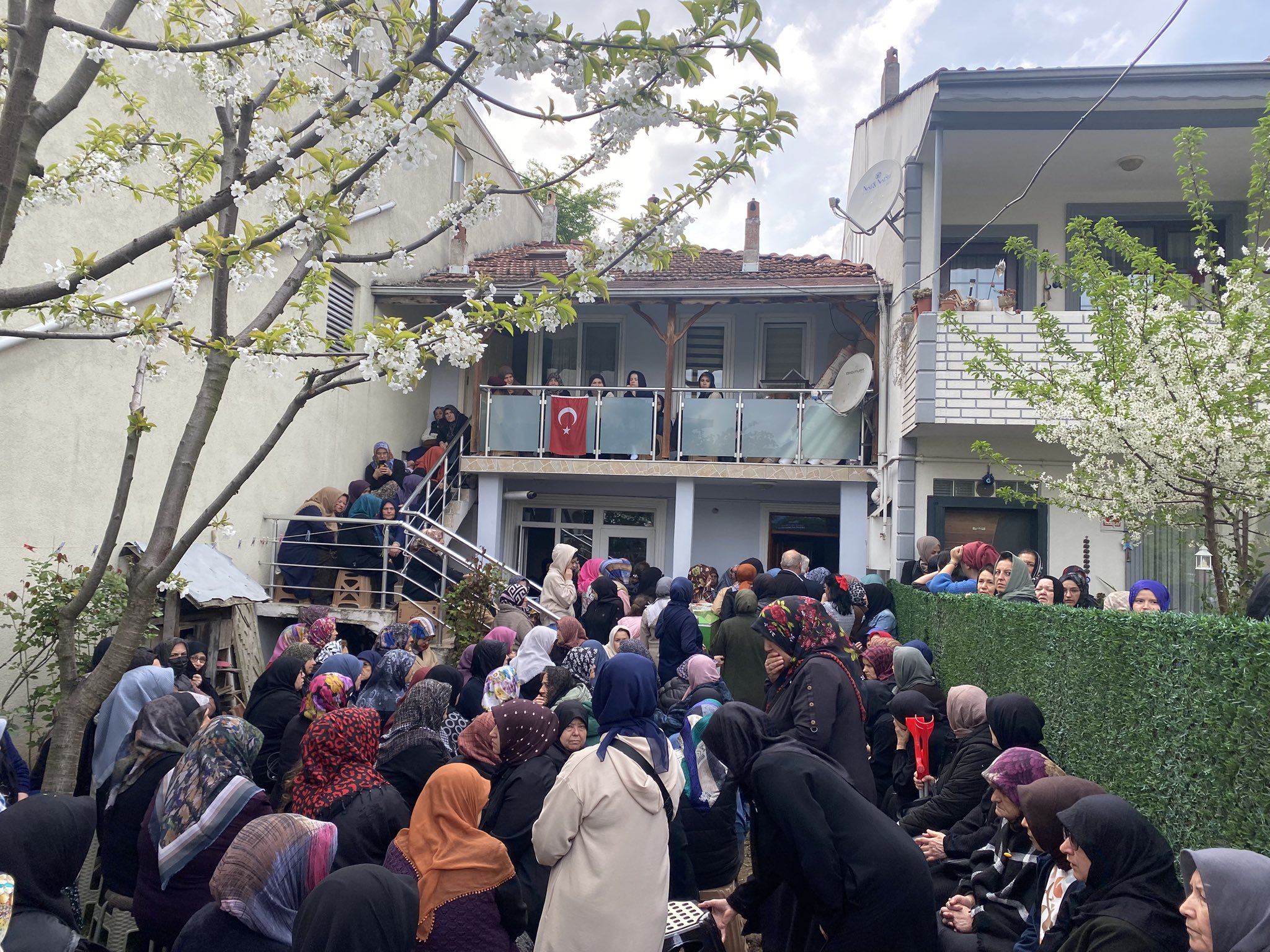 VEFAT EDEN HEMŞEHRİLERİMİZİN AİLELERİNİ ZİYARET ETTİK