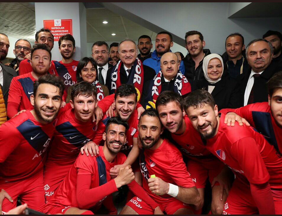 Sayin Bakanimiz Dr. Faruk Özlü ile birlikte Düzcespor -Kozan Belediye Spor maçini izledik 1-0 galip gelen Düzcespor oyuncularimizi kutluyorum. Tebrikler gençler...