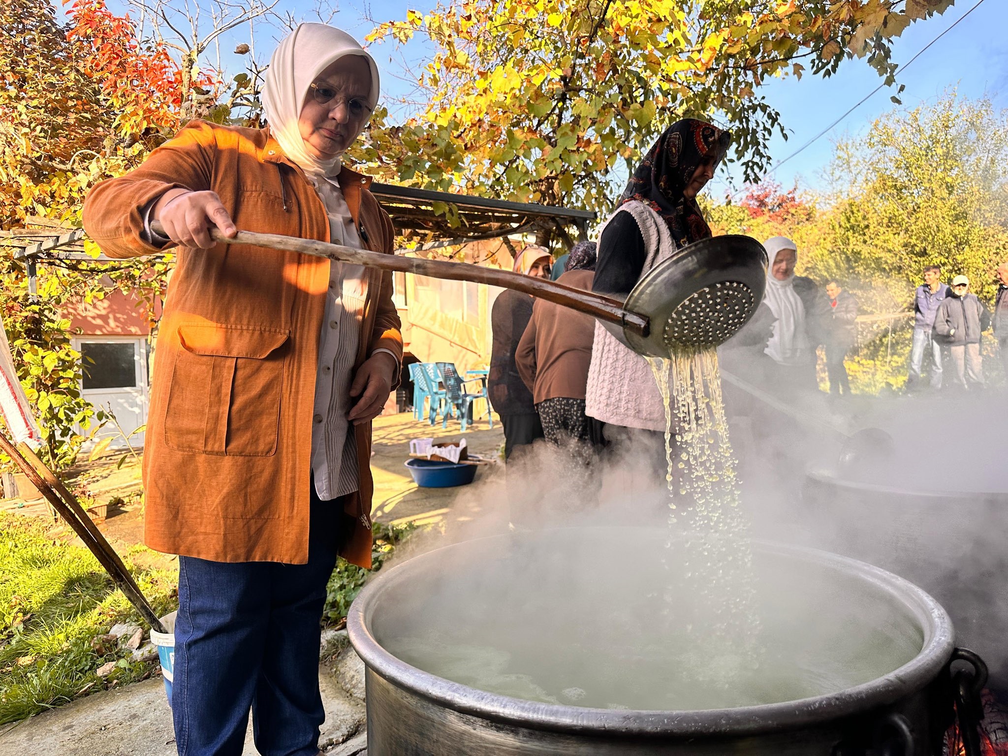 EN DOĞAL LEZZET : SEKER KAMIŞI PEKMEZİ