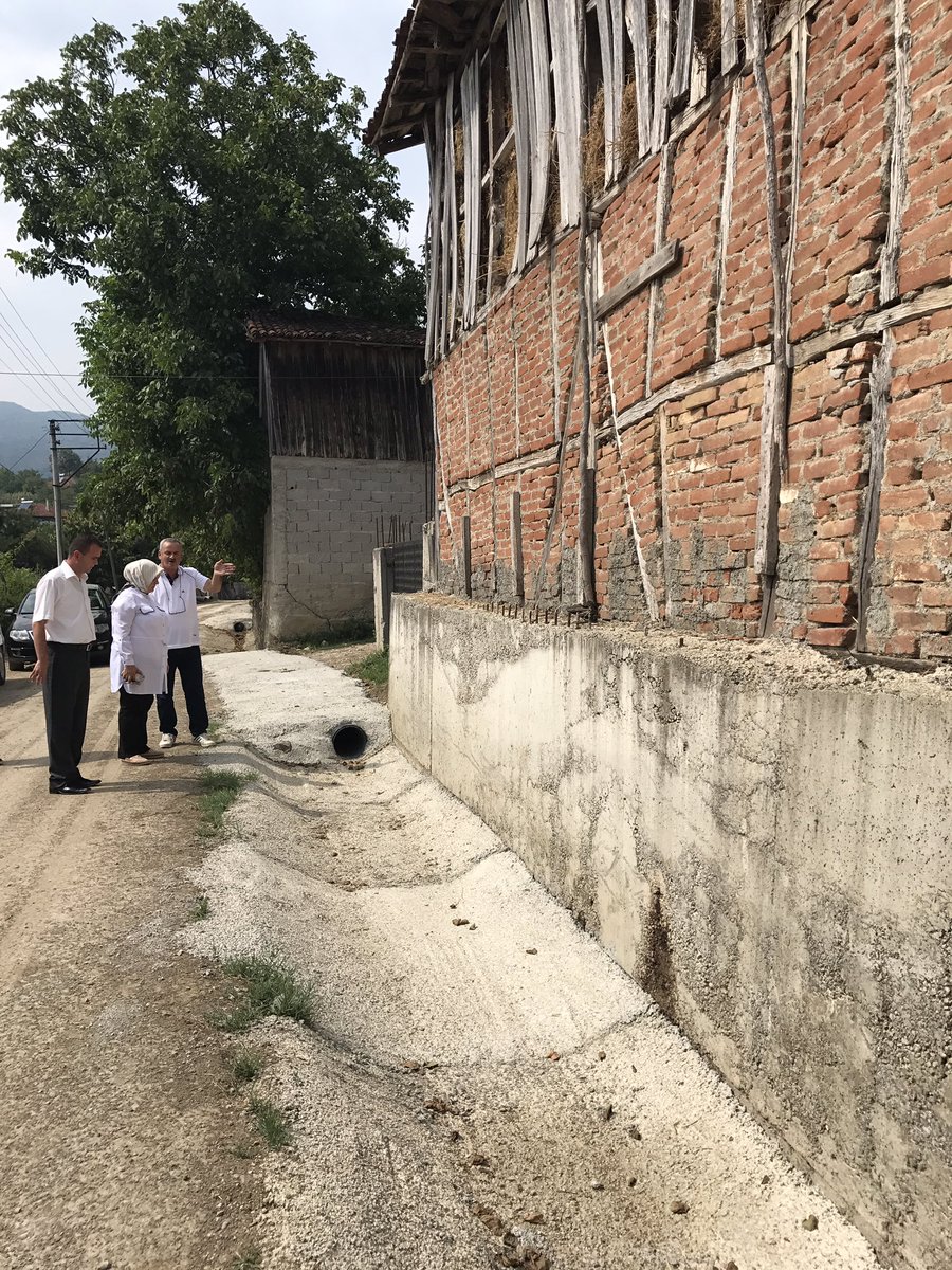 Bogaziçi Düzköy'de Yaptirdigimiz Yagmur Atiksu Kanalini Yerinde Inceledik. Emegi Geçenlere Tesekkürler...