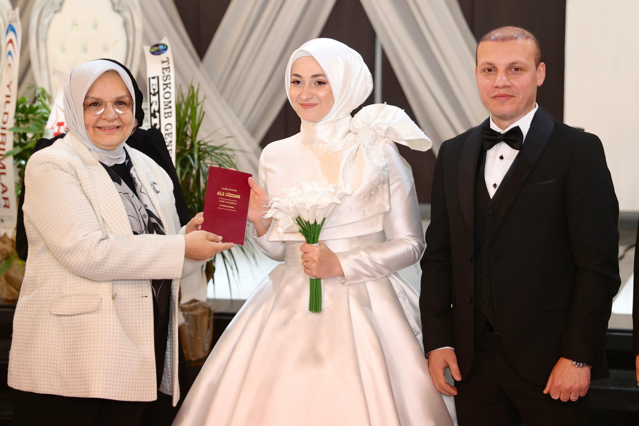 DİLANUR VE LEVENT'E MUTLULUKLAR DİLİYORUM